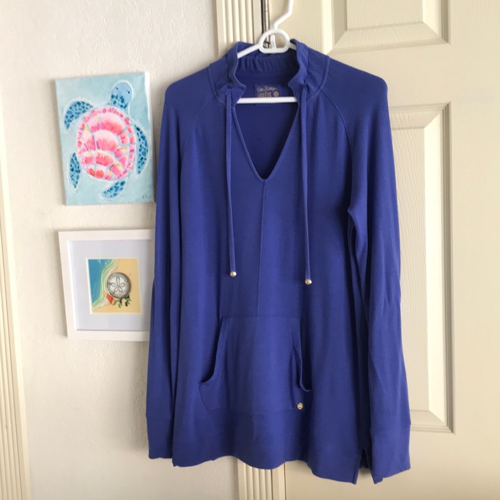 EUC Lilly Pulitzer Corsica Blue Cassi Popover (M). Light wear, great condition!